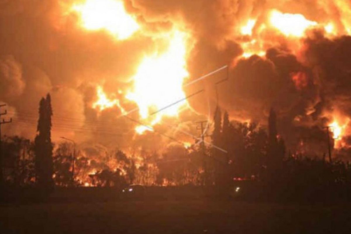 Kebakaran kilang minyak Balongan, seorang dilaporkan tewas dan tiga orang hilang