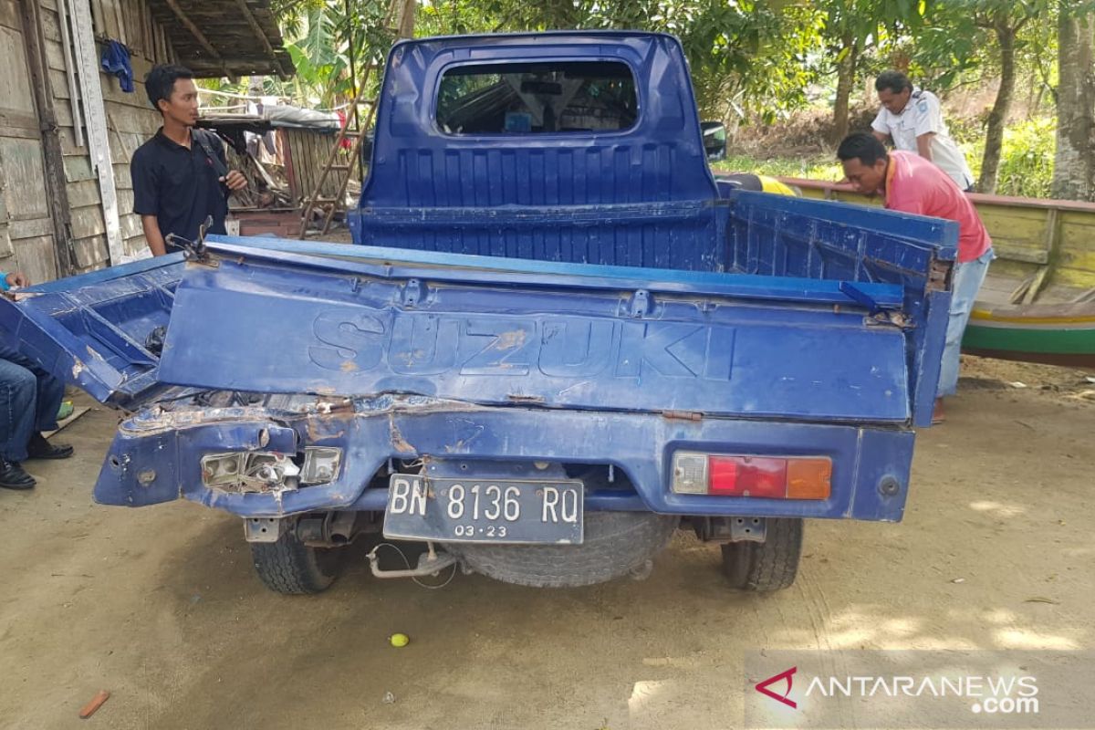 Rem blong, Fuso tabrak Pick up dan sepeda motor di jalan Pangkalpinang-Muntok