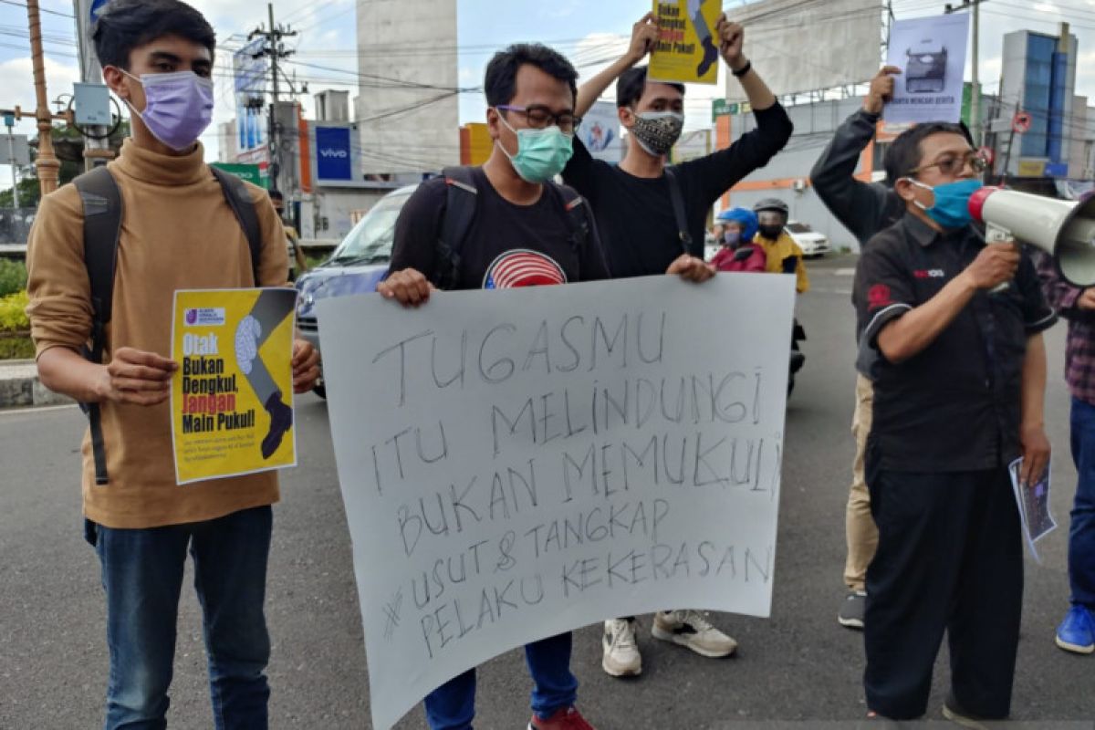 AJI Jember demo tuntut kekerasan terhadap jurnalis diusut tuntas