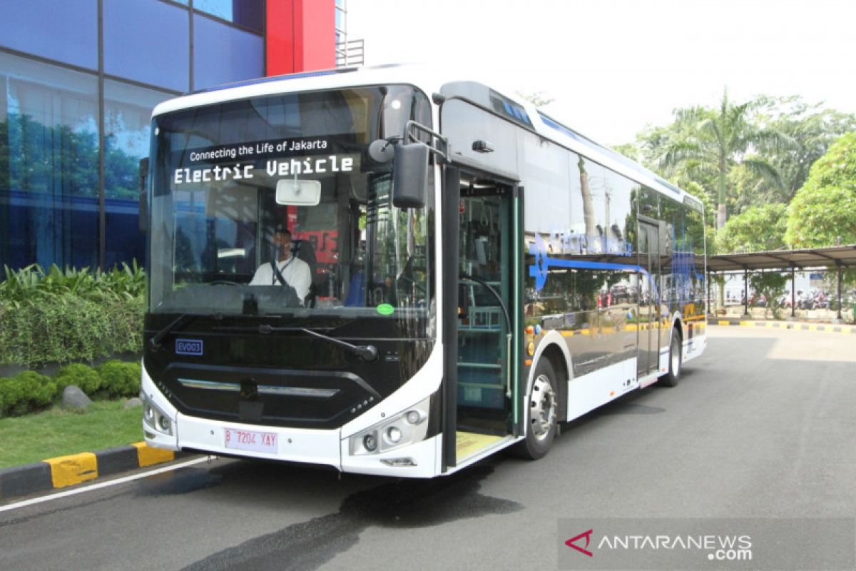 Jakarta kemarin, korban kebakaran kilang hingga 100 bus listrik