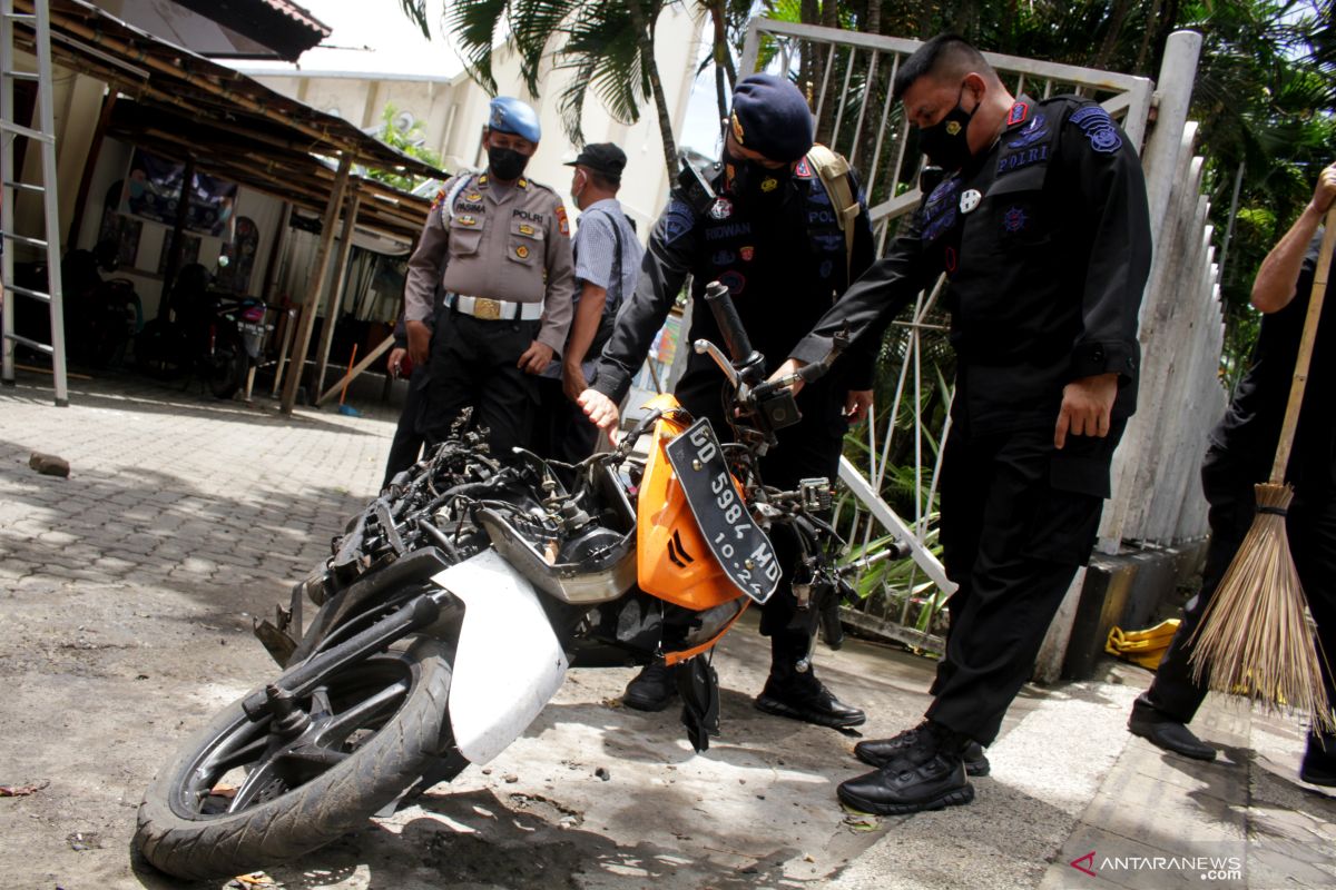 Polri sebut pelaku bom bunuh diri di Makassar pasangan suami istri
