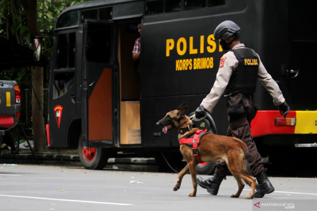 Polri sebut pelaku bom bunuh diri  di Makassar pasangan suami istri