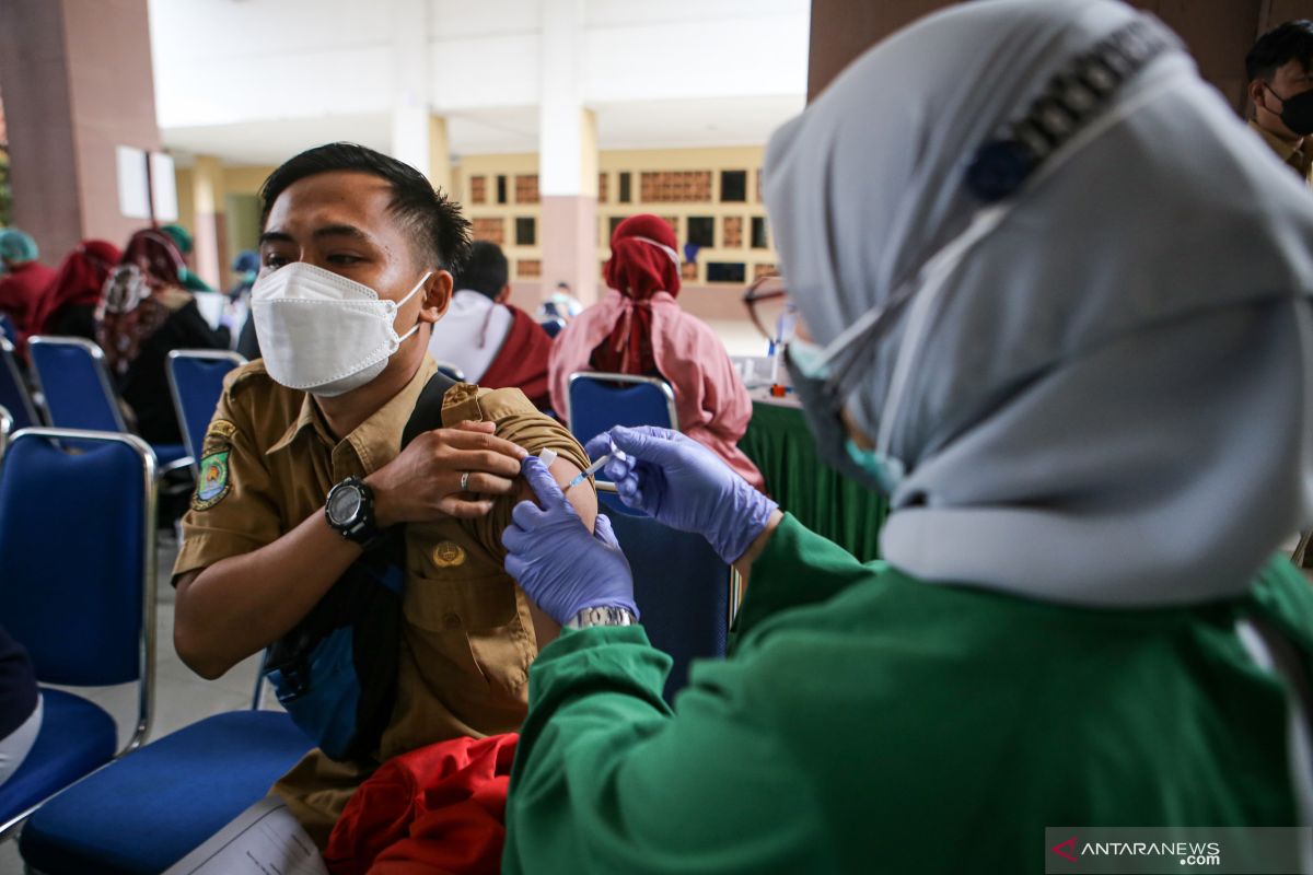 80 persen guru di Kabupaten Tangerang sudah divaksinasi COVID-19