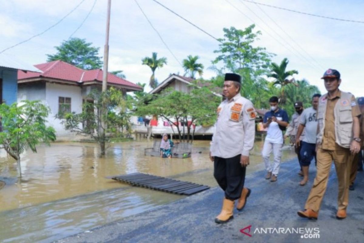 Torrential rains trigger flooding in West Aceh's 14 villages