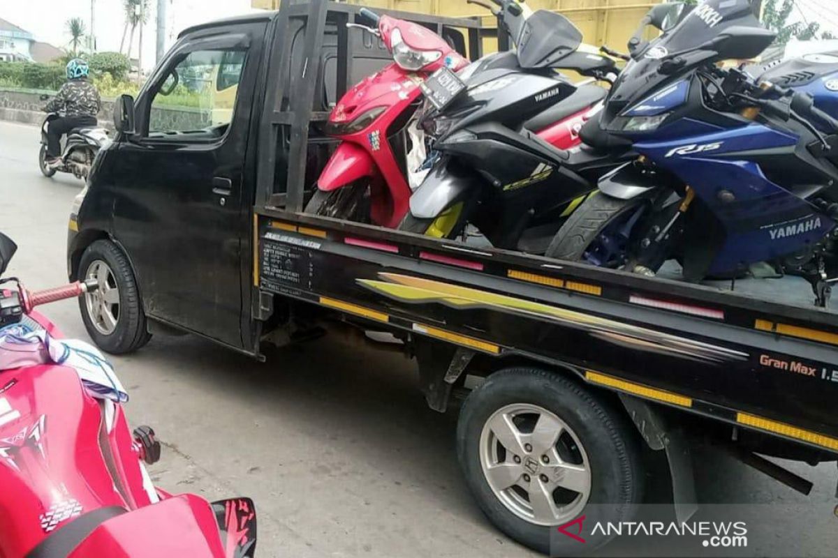 Sembilan motor knalpot bising terjaring razia Polres Metro Bekasi