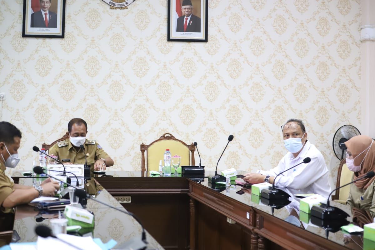 Wawali Surabaya pastikan jaminan kesehatan semesta mulai berlaku 1 April 2021