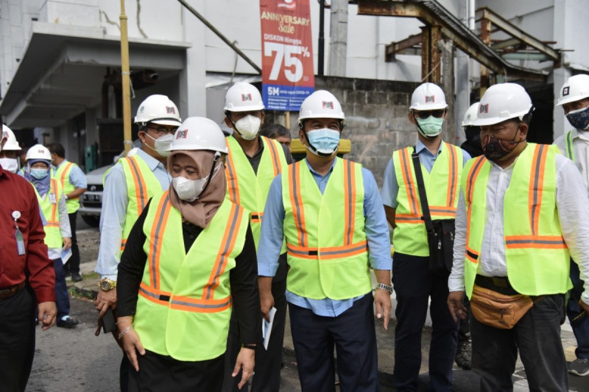 Bupati Sleman meninjau proyek pelebaran Jalan Gito Gati