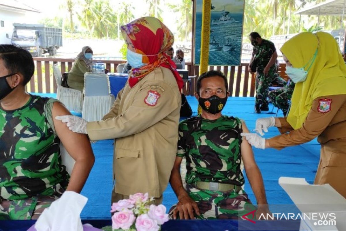 Prajurit-PNS-PHL Lanal Tanjungbalai Asahan divaksinasi tahap II