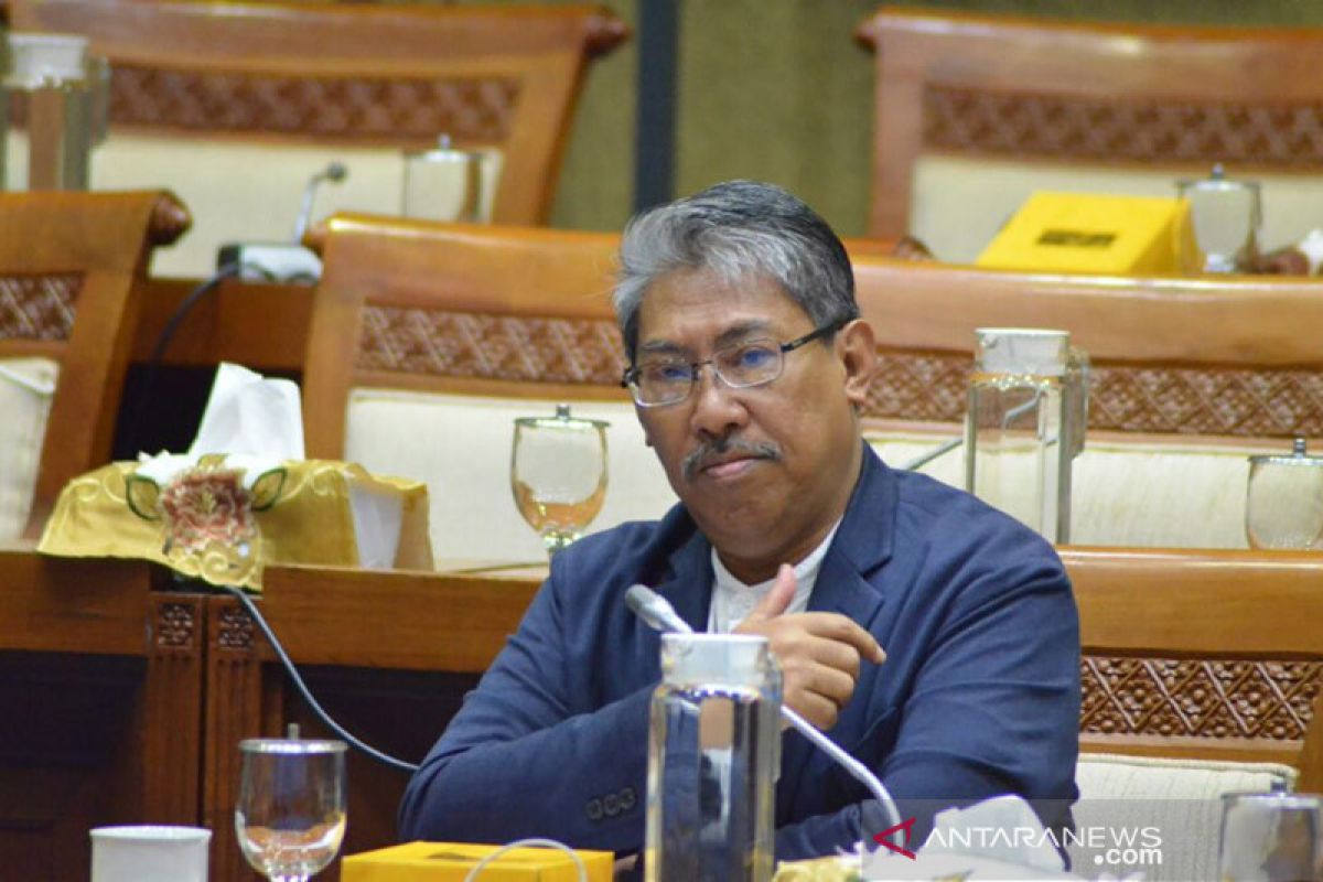 Anggota DPR: PLN perlu lebih aktif bangun pembangkit sendiri