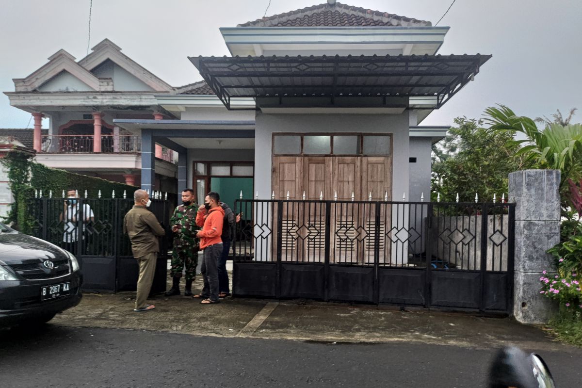 Densus 88 tangkap seorang terduga teroris di Tulungagung