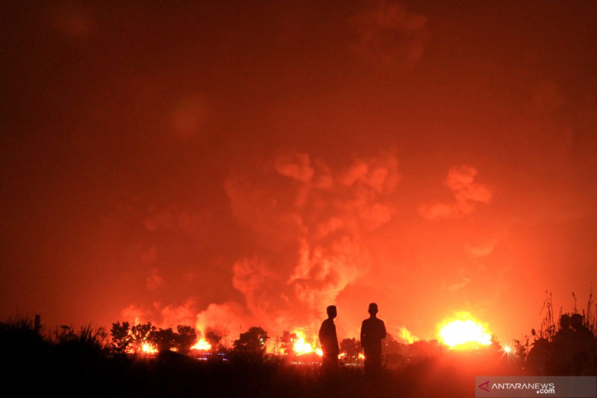 Pertamina: dua tangki terbakar di Kilang Balongan telah padam