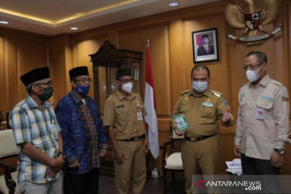 Gubernur Bangka Belitung luncurkan kartu QRIS e-zakat