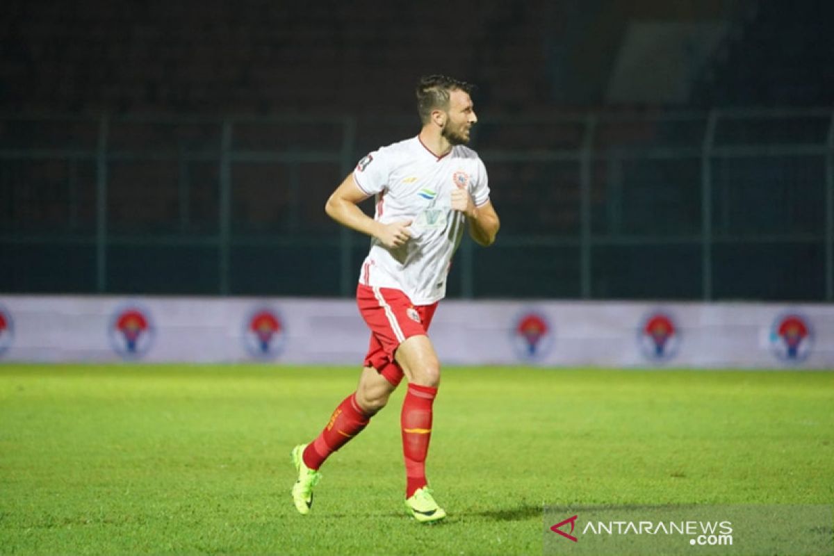 Bek Persija Marco Motta harus menepi hingga dua pekan