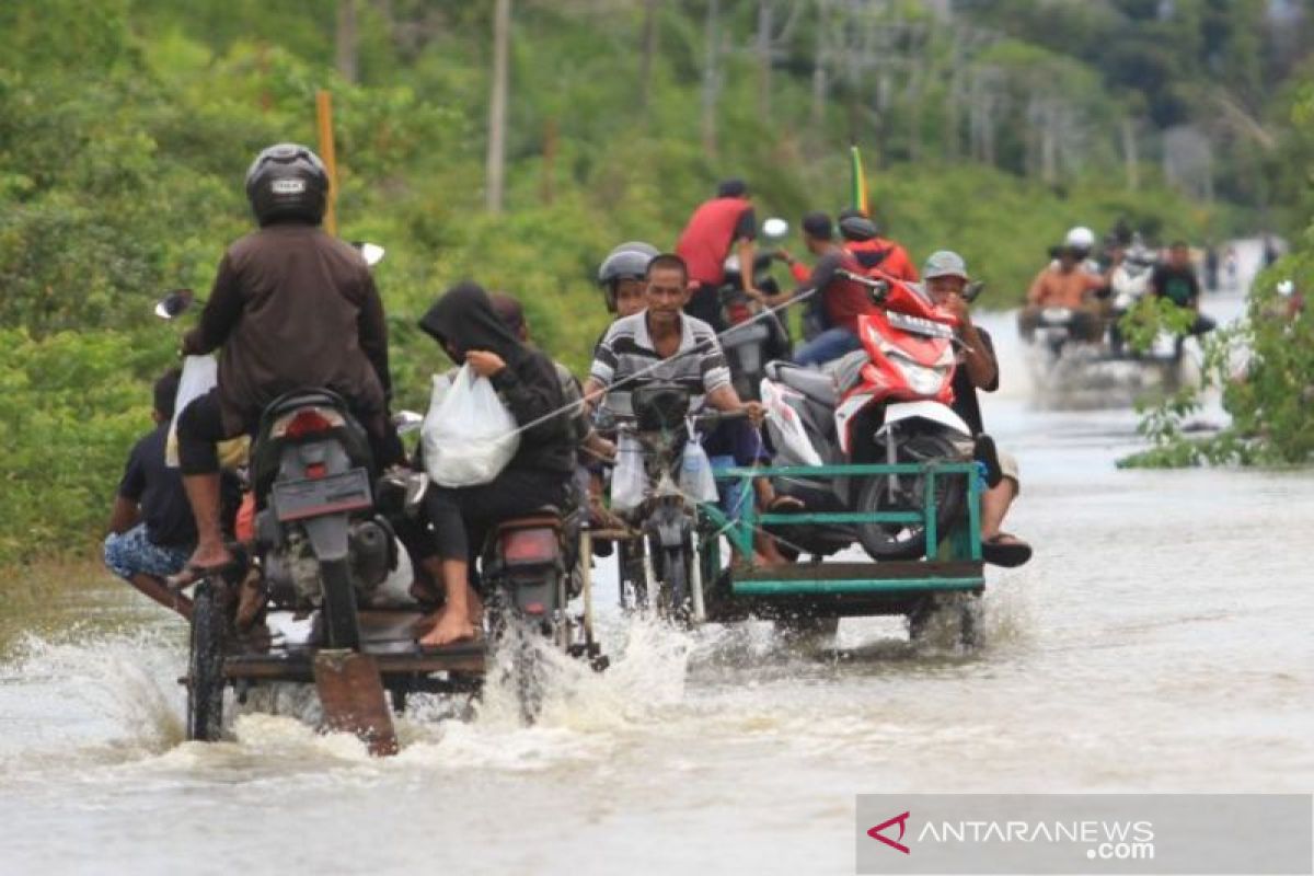 Dua desa di Aceh Barat masih terendam banjir, 12 desa lain mulai surut