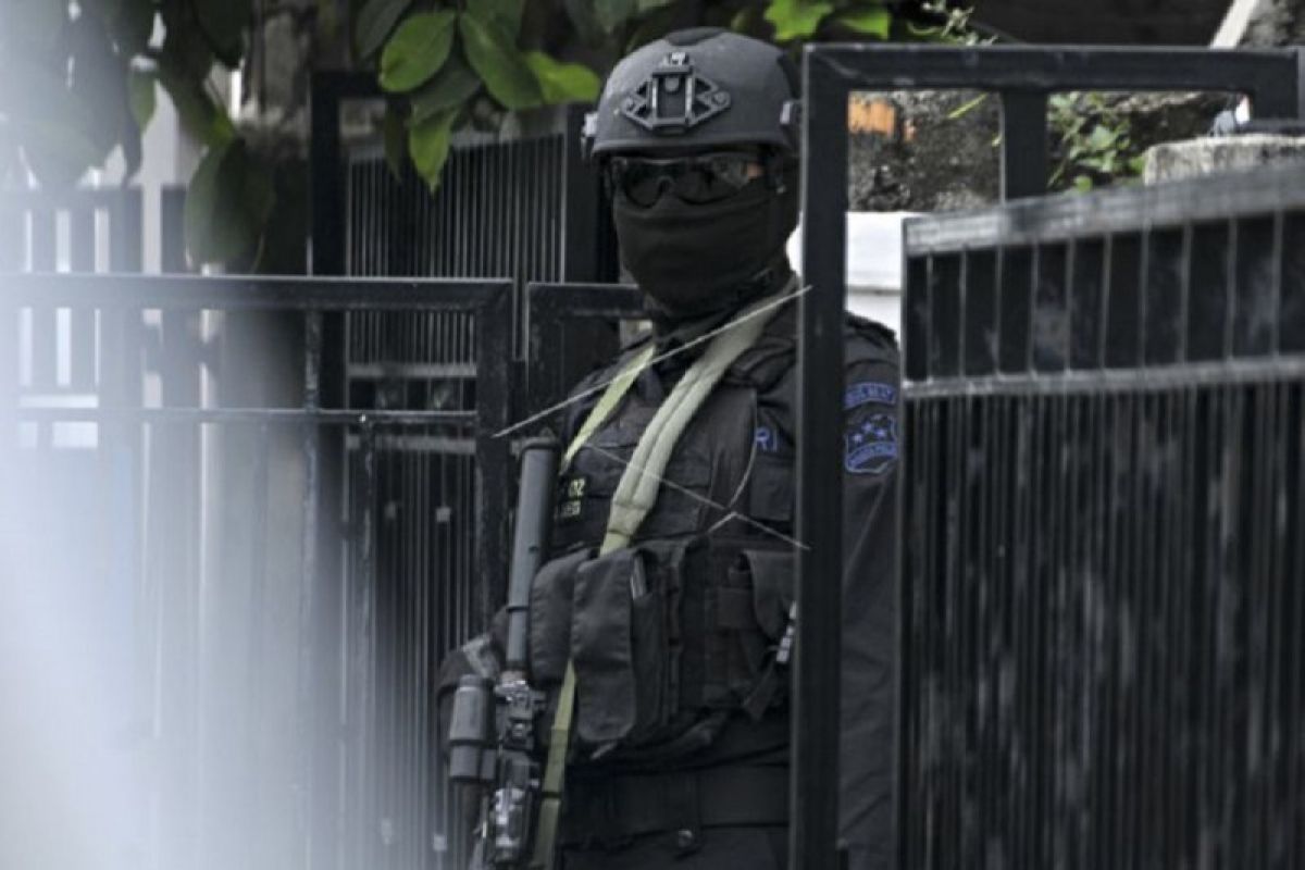 Densus 88 tembak mati seorang terduga teroris di Makassar