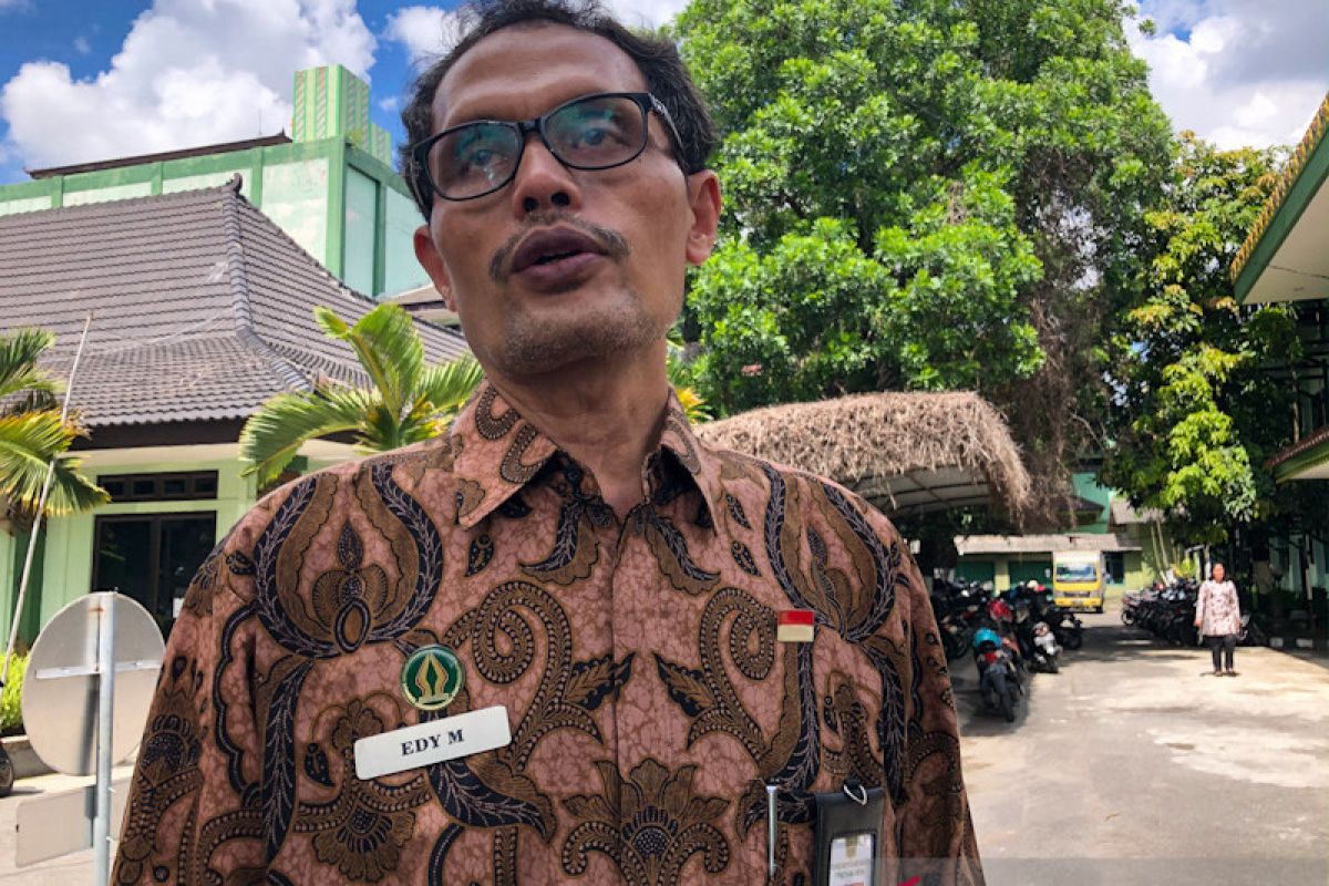 Pendataan Keluarga di Yogyakarta menggunakan telepon selular pintar