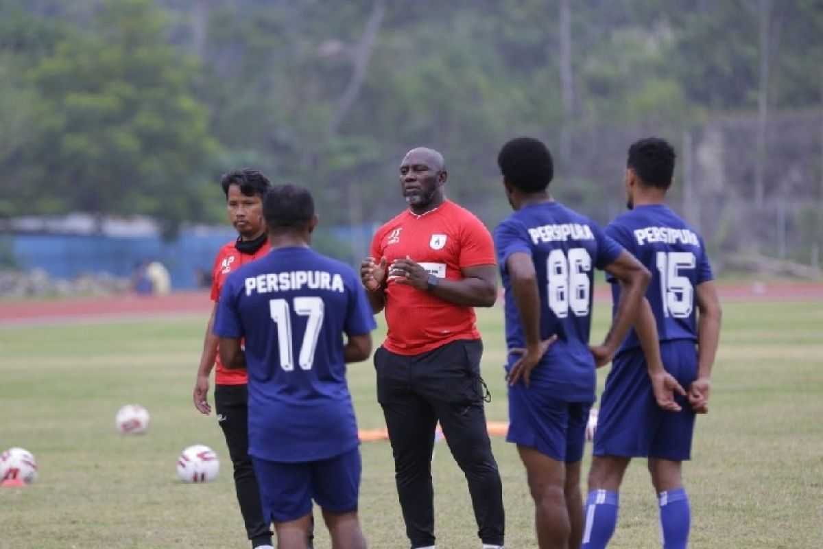 Pelatih Persipura genjot latihan pemain sebelum tampil pada Piala AFC