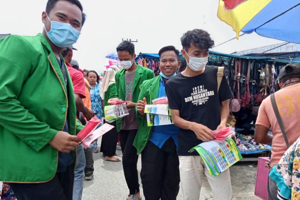 Mahasiswa KKN STAI JM Tanjung Pura Langkat bagikan masker gratis