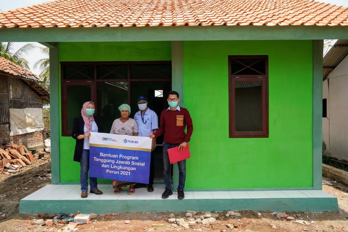 Peruri renovasi rumah tidak layak huni di Karawang