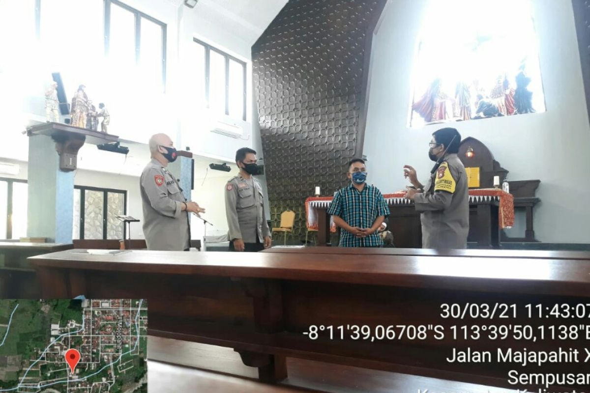 Pengamanan gereja di Jember ditingkatkan setelah bom Makassar