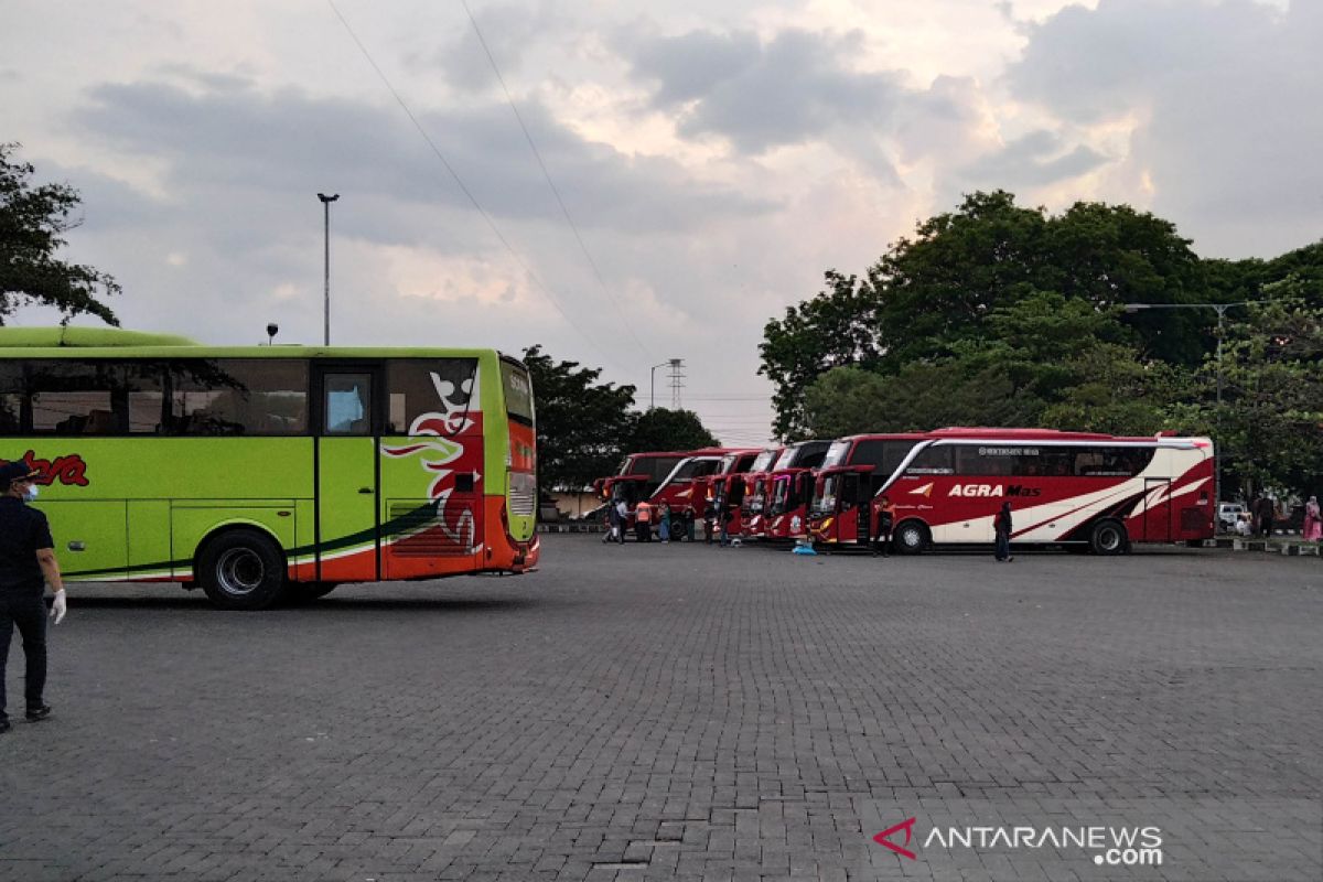 Penyedia jasa transportasi umum di Kudus minta larangan mudik dikaji ulang