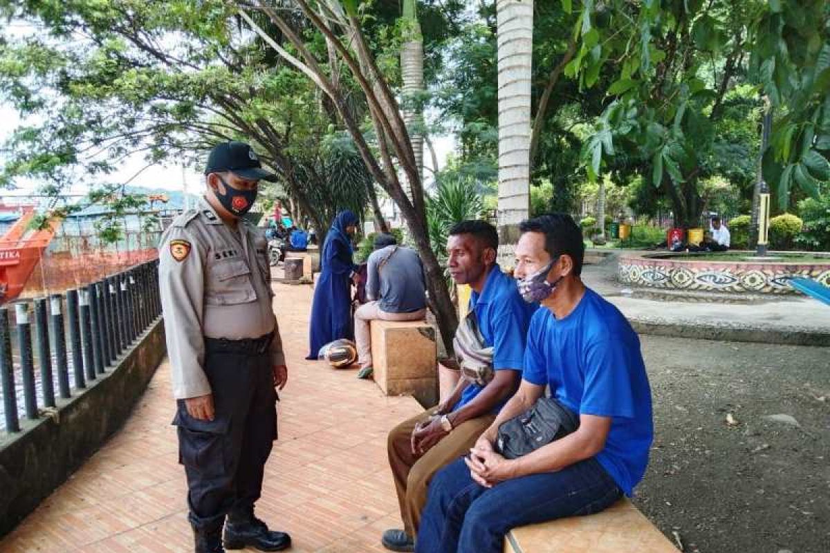 Polisi pelabuhan Jayapura patroli edukasi warga protokol kesehatan