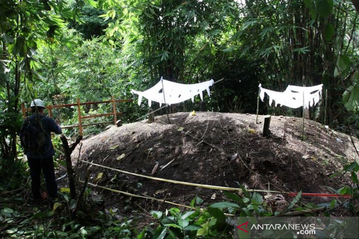 Ahli geofisika Unand paparkan penyebab meningginya tanah makam di Padang Pariaman