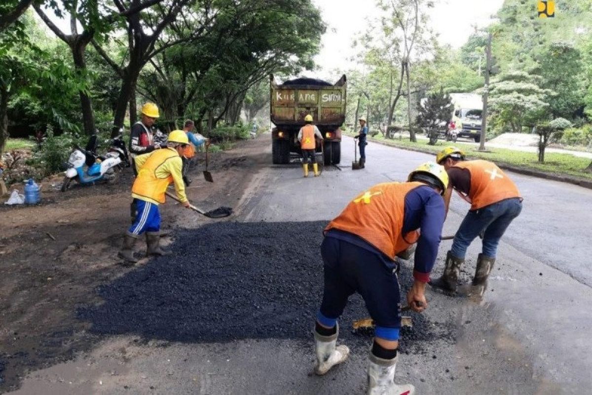 Program padat karya tunai jalan dan jembatan PUPR serap 109.047 orang