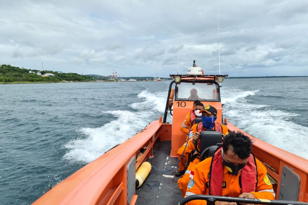 Nelayan Kabupaten Kupang hilang terbawa gelombang