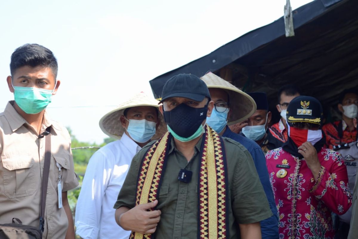 Menkop dan UKM minta petambak gabung koperasi modern