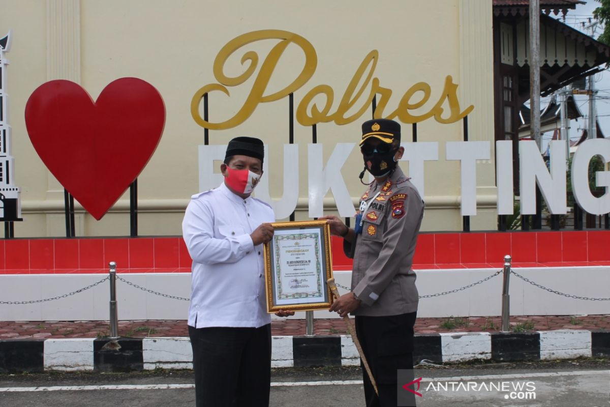 Nagari Pasia Laweh dapat menghargaan dari Polres Bukittinggi, karena ini