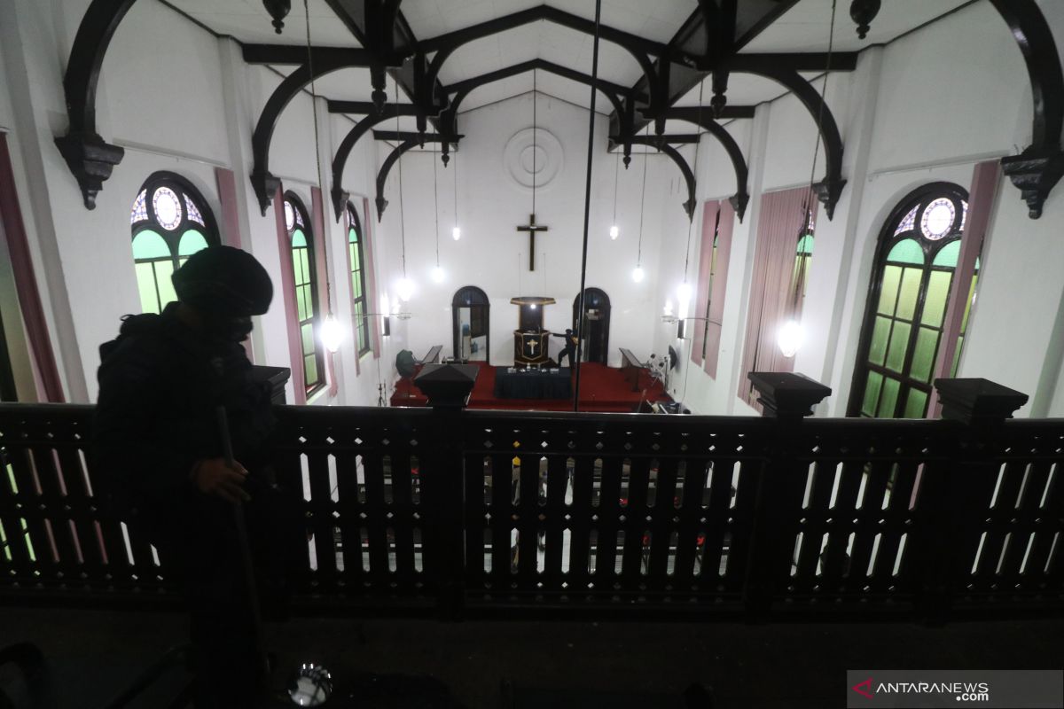 Polres Kediri Kota sterilisasi gereja jelang Paskah