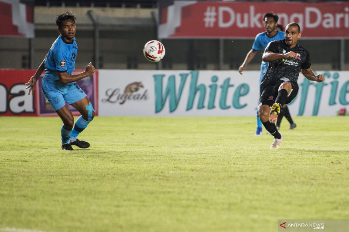 Persela Lamongan tahan imbang Madura United 1-1