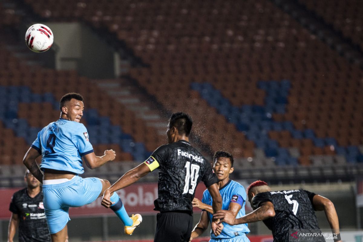 Piala Menpora: Persela tahan imbang Madura United 1-1