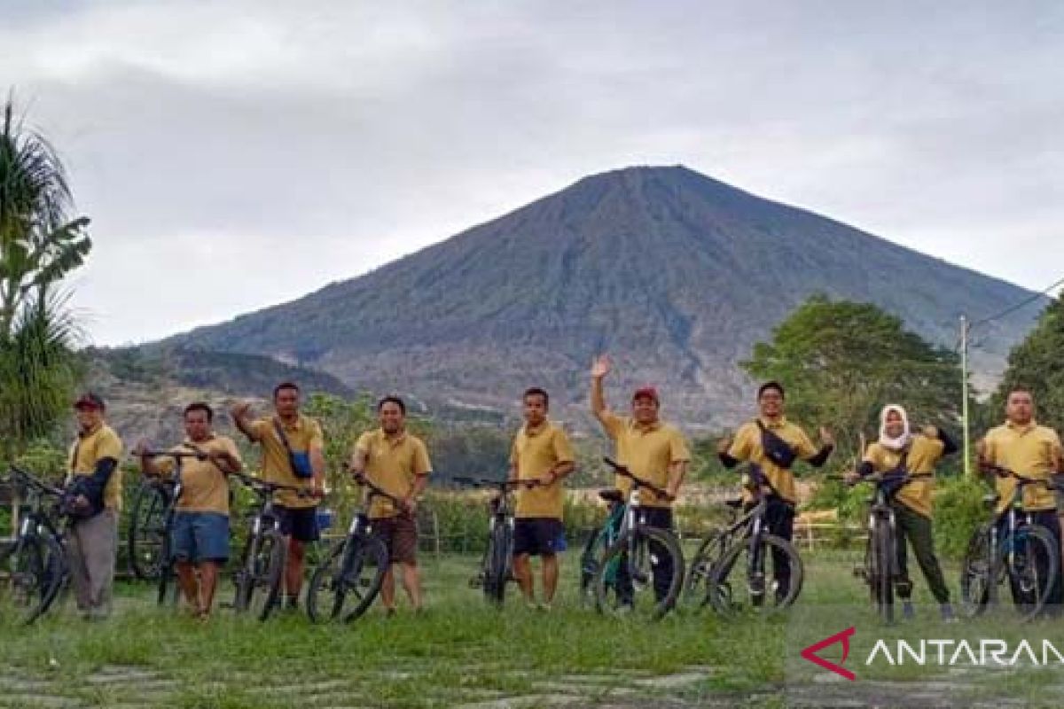 Dua gunung berapi di NTB dibuka kembali untuk wisata pendakian