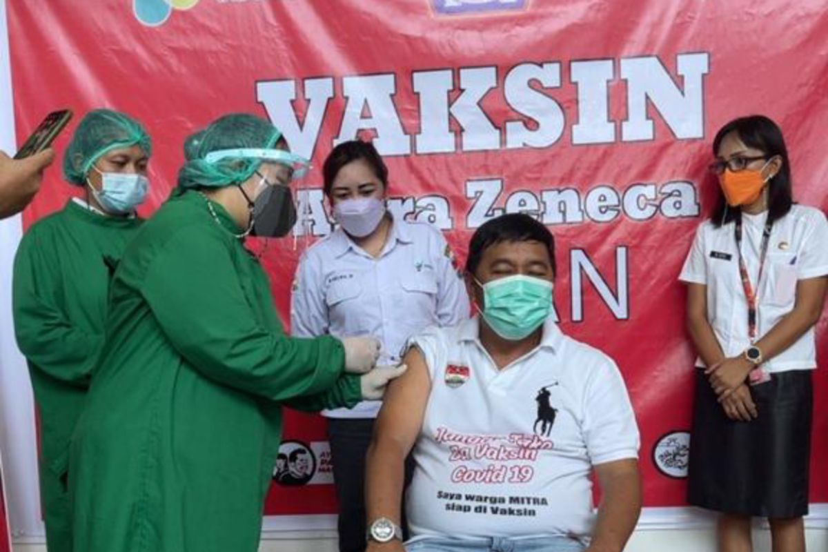 Bupati  Minahasa Tenggara yakinkan vaksin AstraZeneca aman digunakan