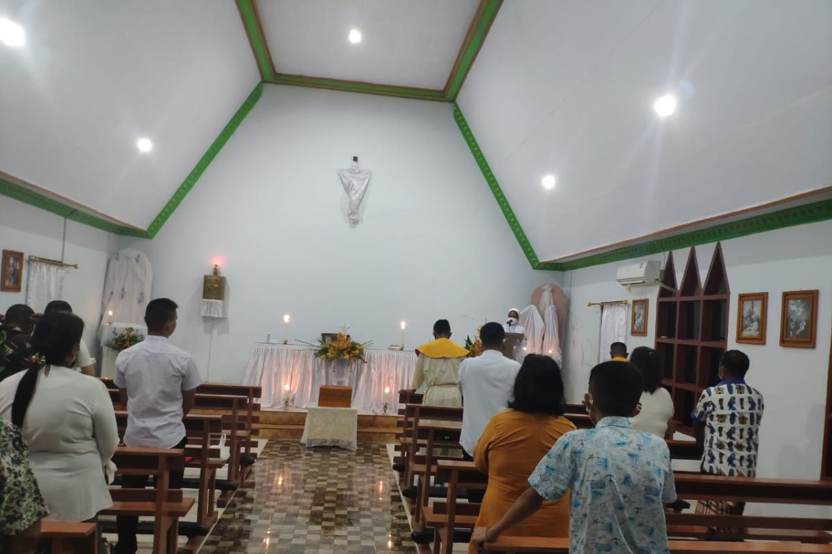 Umat Katolik Gorontalo Utara gelar misa Kamis Putih sesuai prokes