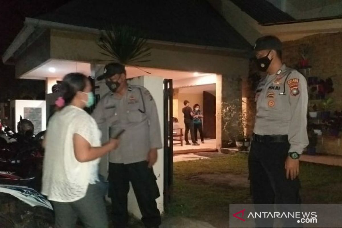 Misa Kamis Putih, polisi periksa barang bawaan jemaat GPIB Immanuel Tanjung Pandan