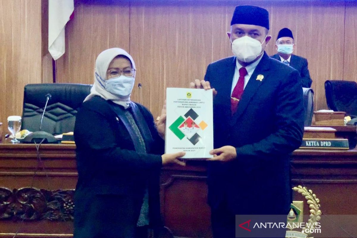 Bupati Bogor sampaikan LKPj 2020 kepada DPRD, anggap masa terberat selama menjabat