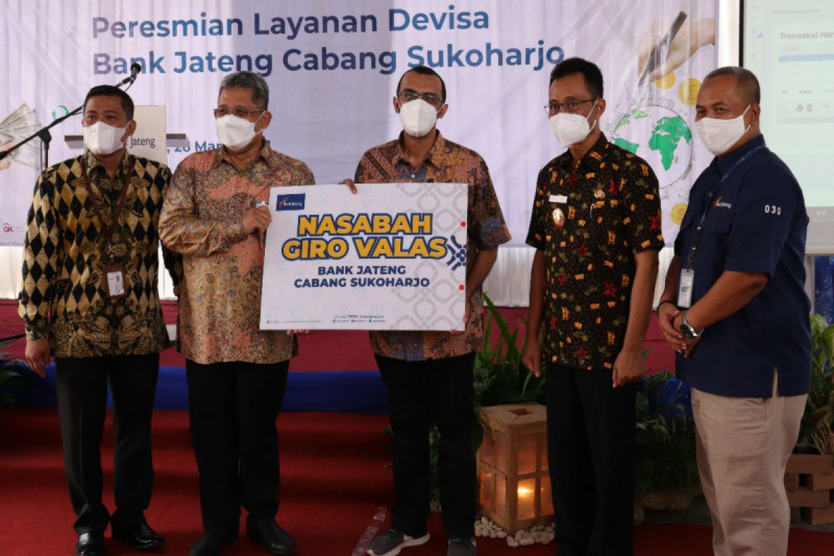 Bank Jateng Cabang Sukoharjo buka layanan devisa.