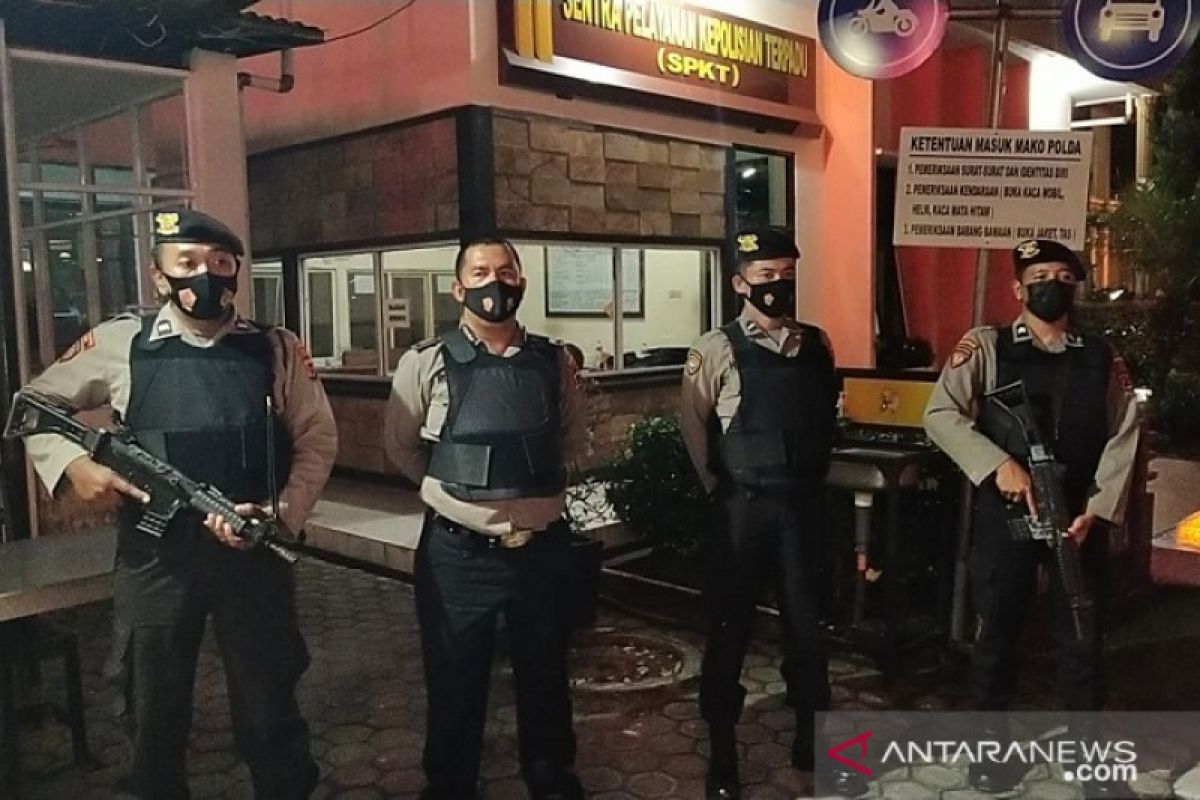 Petugas piket Polda Jambi wajib pakai baju anti peluru