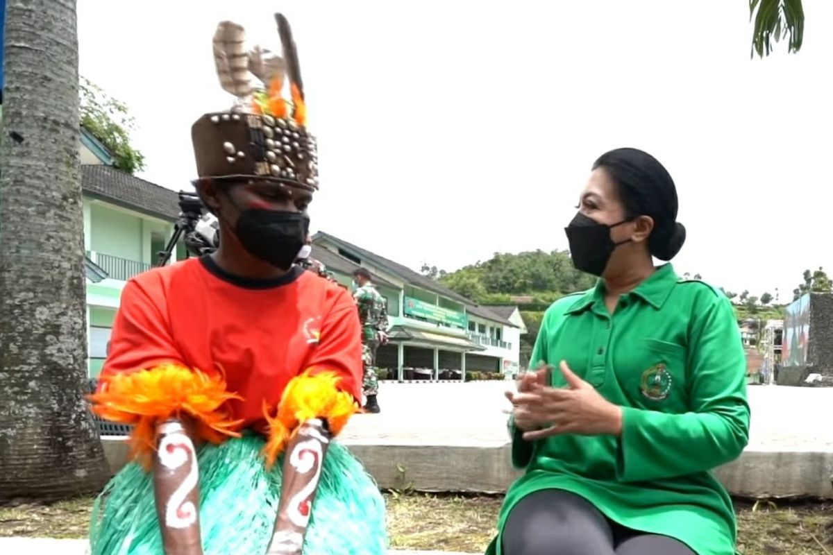 Istri Kasad titip pesan pada putri Papua lulus seleksi prajurit TNI