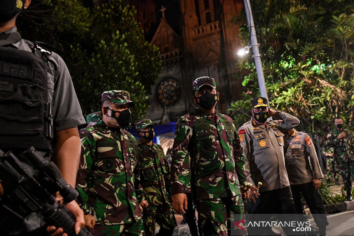 Panglima TNI pastikan perayaan Paskah di Makassar dan Manokwari aman