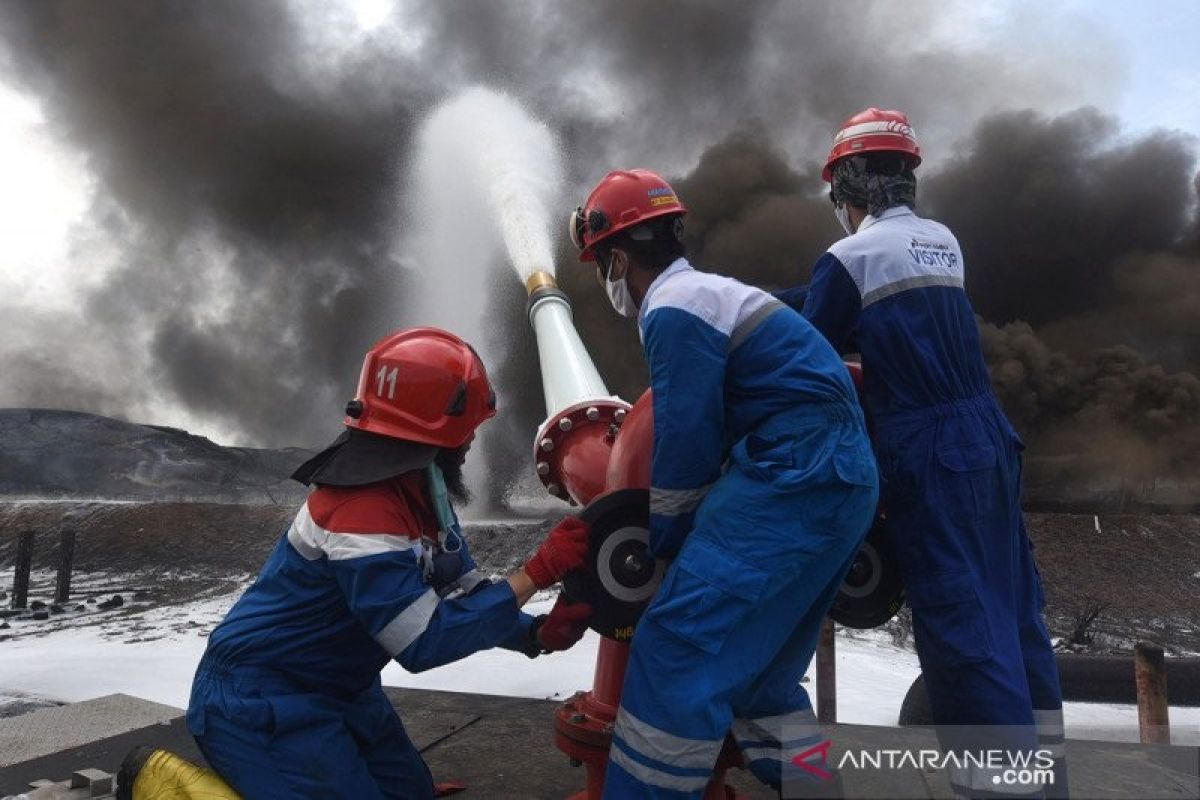 Rumah pegawai negeri sipil terbakar