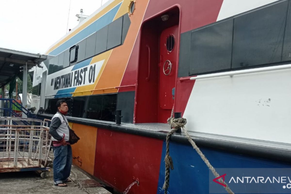 Kapal cepat Padang-Mentawai batalkan keberangkatan akibat cuaca buruk