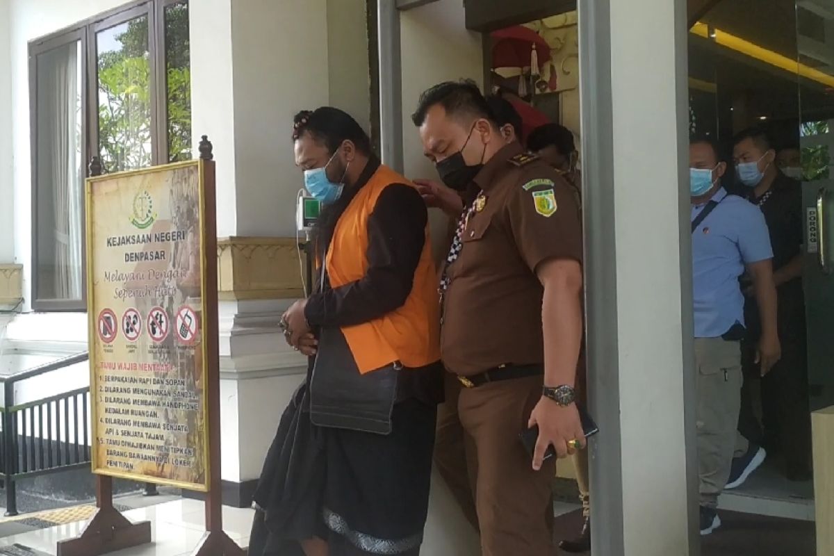 Terdakwa kasus cabul berkedok spiritual ajukan eksepsi di Pengadilan Denpasar