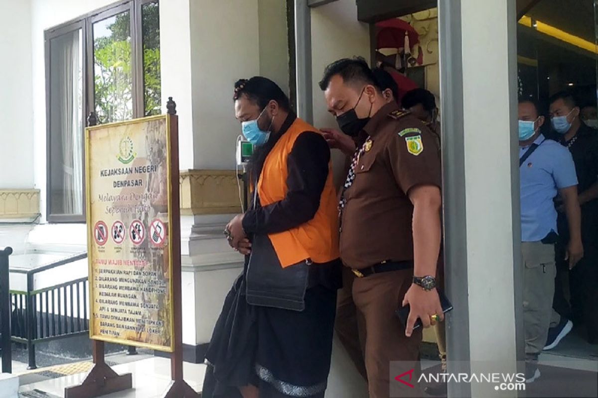 Terdakwa kasus cabul berkedok spiritual ajukan eksepsi di PN Denpasar