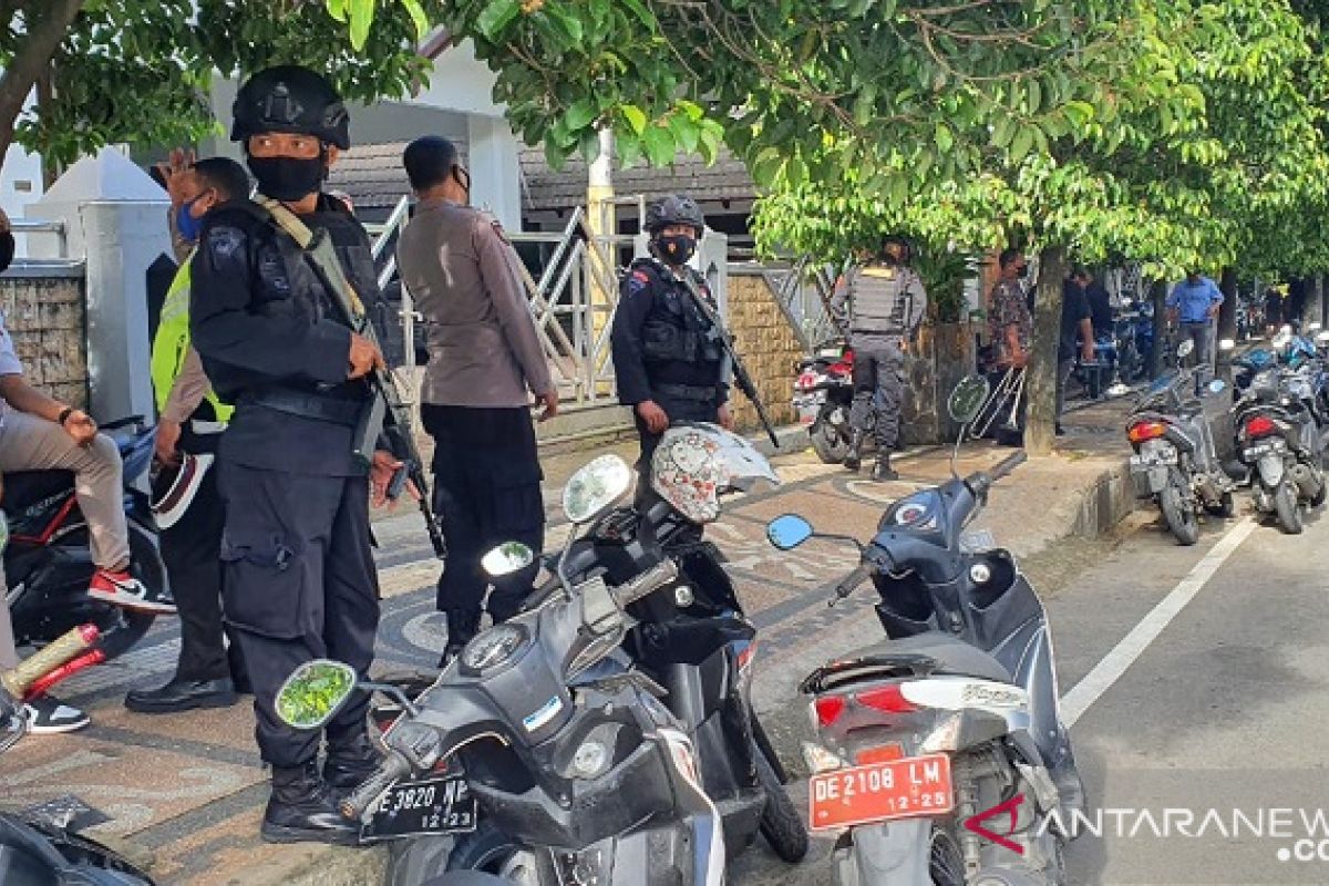 Brimob jaga pelaksanaan ibadah Jumat Agung