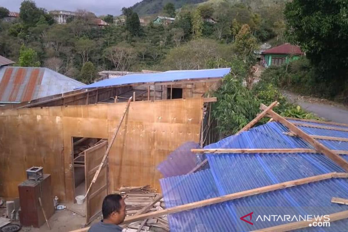 Angin kencang rusak tiga rumah di Bener Meriah