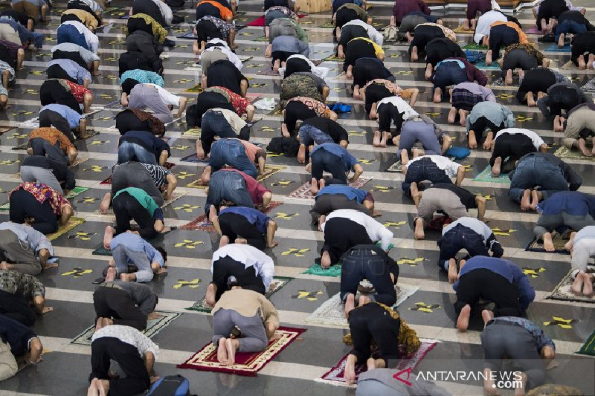 Anies: Ibadah di masjid atau mushala prinsipnya tetap diperkenankan